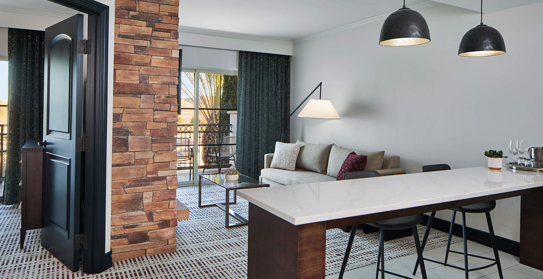  King Suite with Kitchen, Fireplace, and Balcony