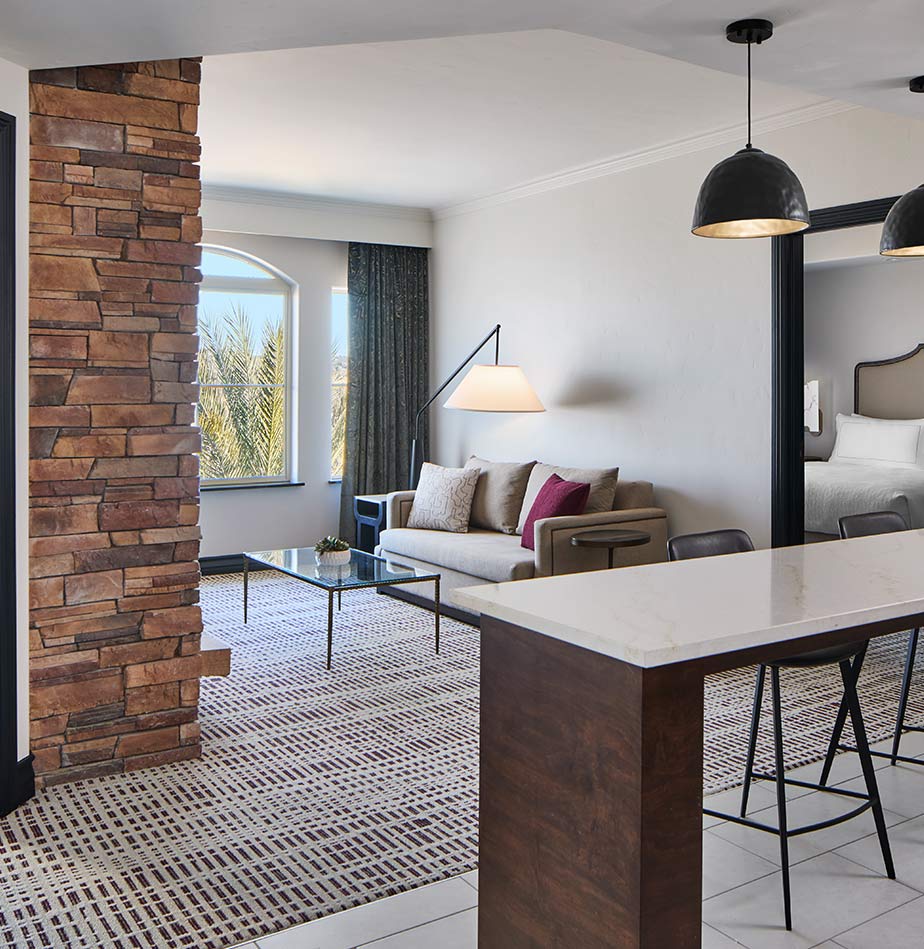  King Suite with Kitchen, Fireplace, and Balcony