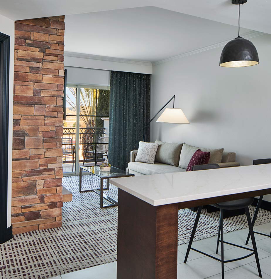  King Suite with Kitchen, Fireplace, and Balcony